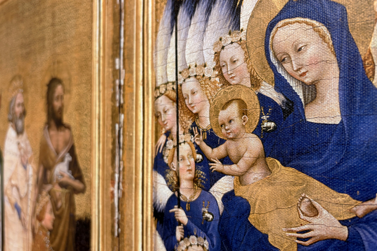 Ricardo II presentado a la Virgen y el Niño por su santo patrón Juan Bautista y los santos Eduardo y Edmundo, c.1395-99 - Master of the Wilton Diptych