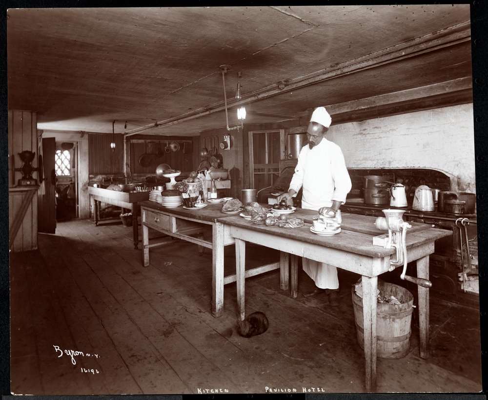Cocinero en la cocina del Janer