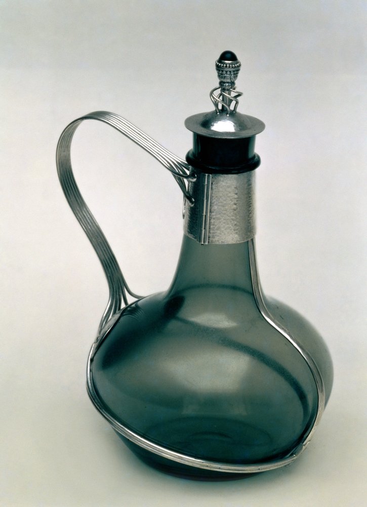 Decantador con monturas de plata, hacia 1904-5 de Charles Robert Ashbee