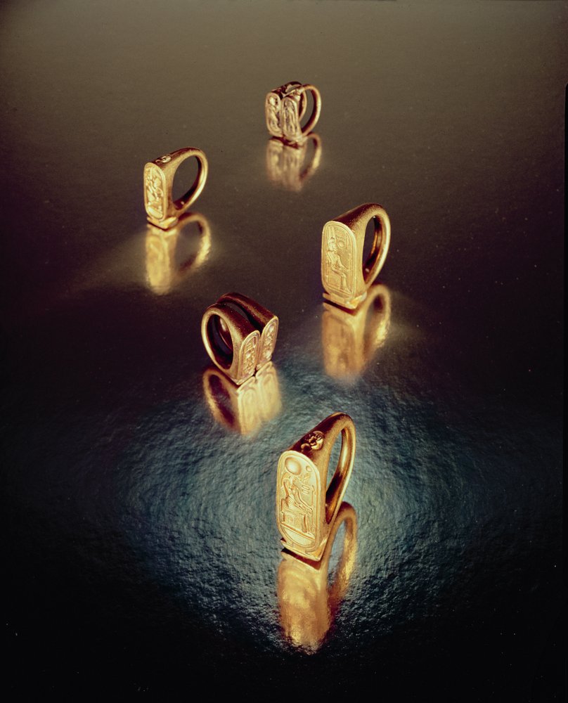 Cinco anillos, de la Tumba de Tutankamón, Nuevo Reino