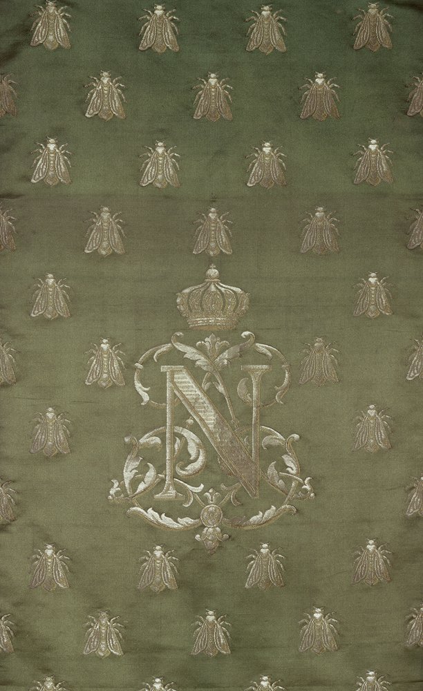 Sección de damasco verde y dorado con el emblema y el escudo real de Napoleón III (1808-73) de French School