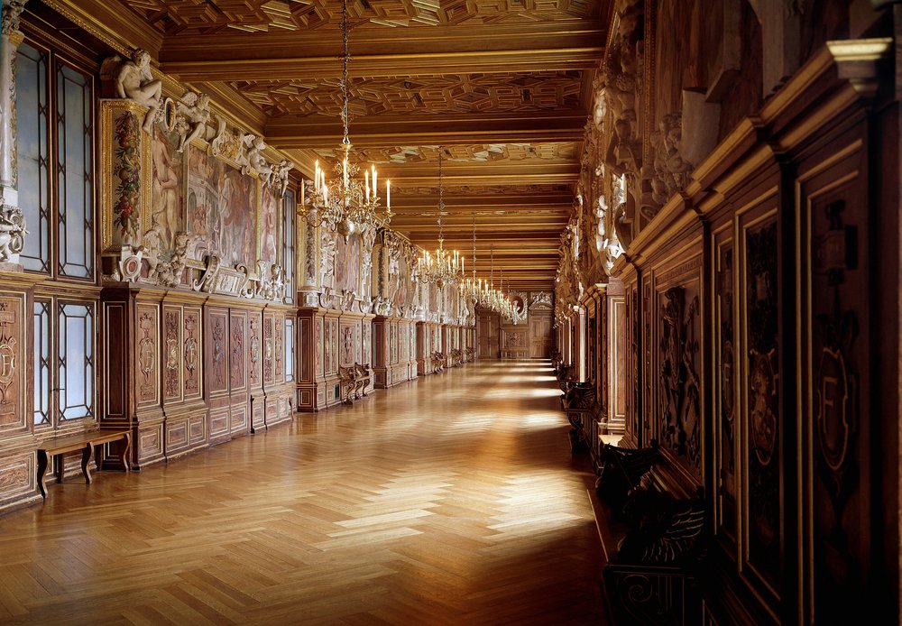 Arquitectura renacentista: vista de la galería de Francisco I en el castillo de Fontainebleau, realizada por Rosso Fiorentino (1495-1540) con la colaboración de Primaticcio (1504-1570) desde 1523. Sena y Marne de Giovanni Battista Rosso Fiorentino