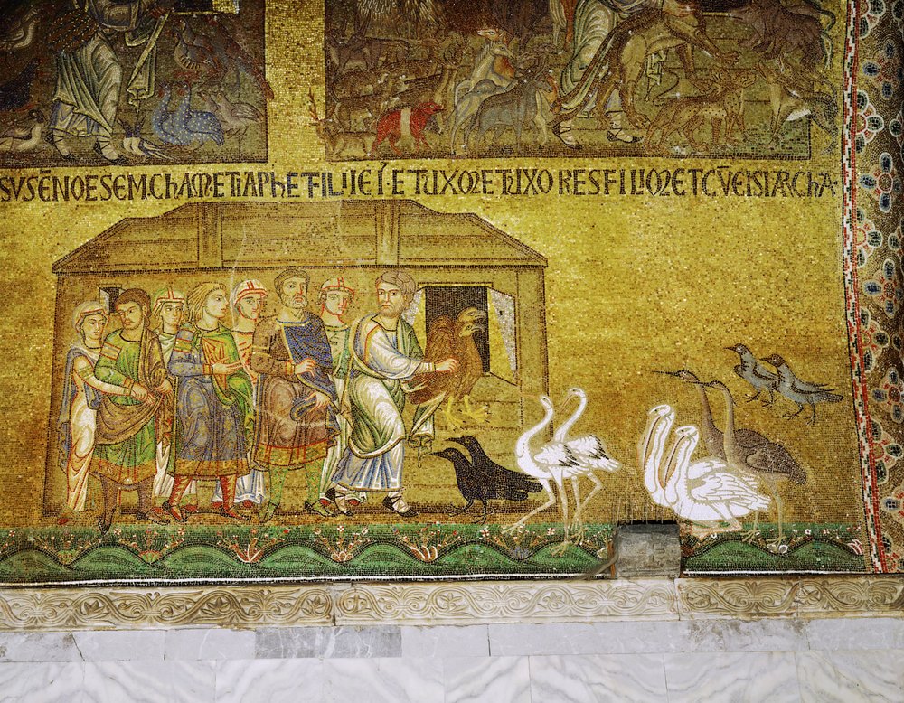 Mientras su familia espera para subir a bordo, Noé ayuda a los animales a entrar en el Arca ... (mosaico) de Italian School