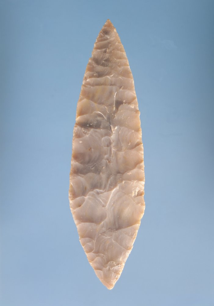 Hoja solutrense de «hoja de laurel», encontrada en Volgu, 20000-15000 a. C. de Paleolithic