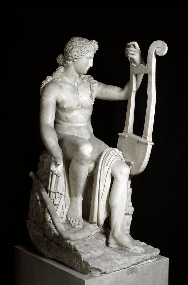 El Apolo Lyricine o Apolo sosteniendo una lira. Escultura romana de mármol según el original griego. Siglo III a. C. Roma, Museo Nazionale Romano (Palazzo Massimo alle Terme) de Roman