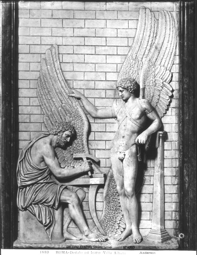 Relieve que representa a Dédalo e Ícaro de Roman Roman