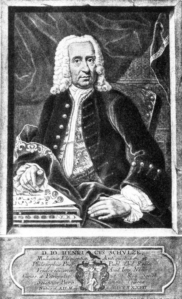 Johann Heinrich Schulze, precursor alemán de la fotografía, c. 1710 de Unbekannt