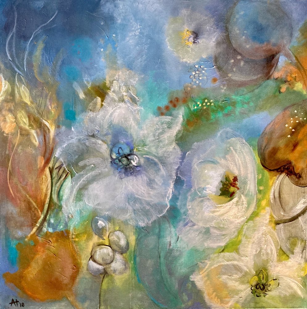 Flores blancas etéreas de Alexandra Higgins