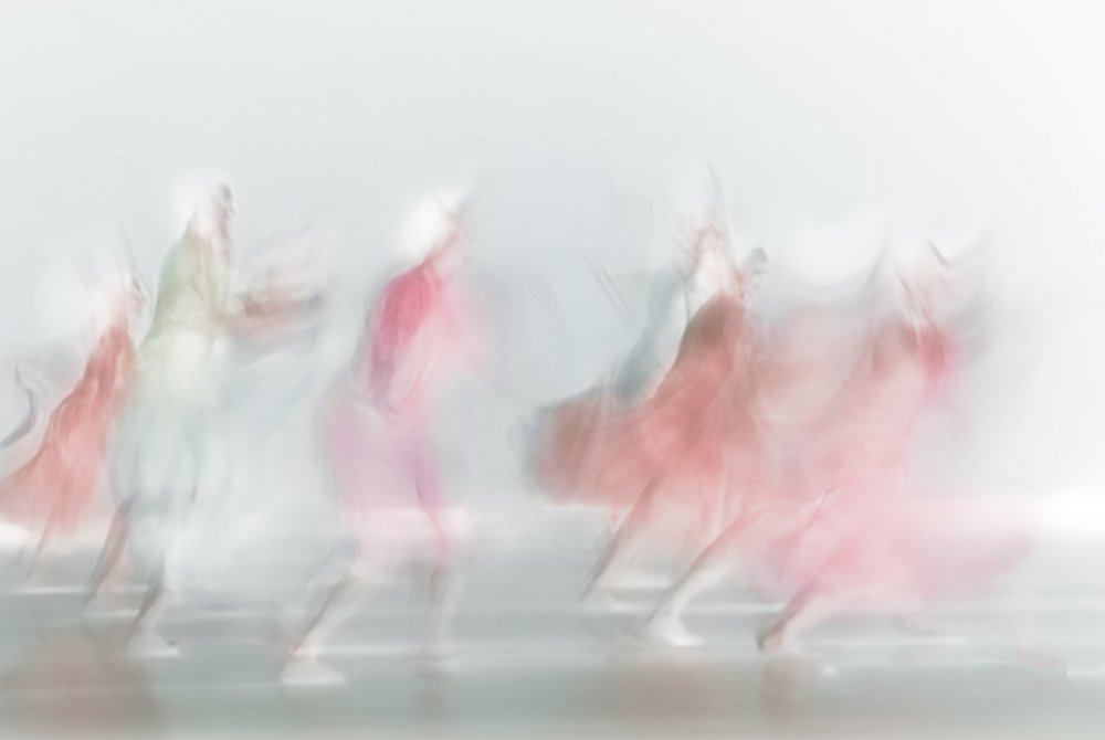 Baile en tonos pastel de ensueño de Ali Saremi