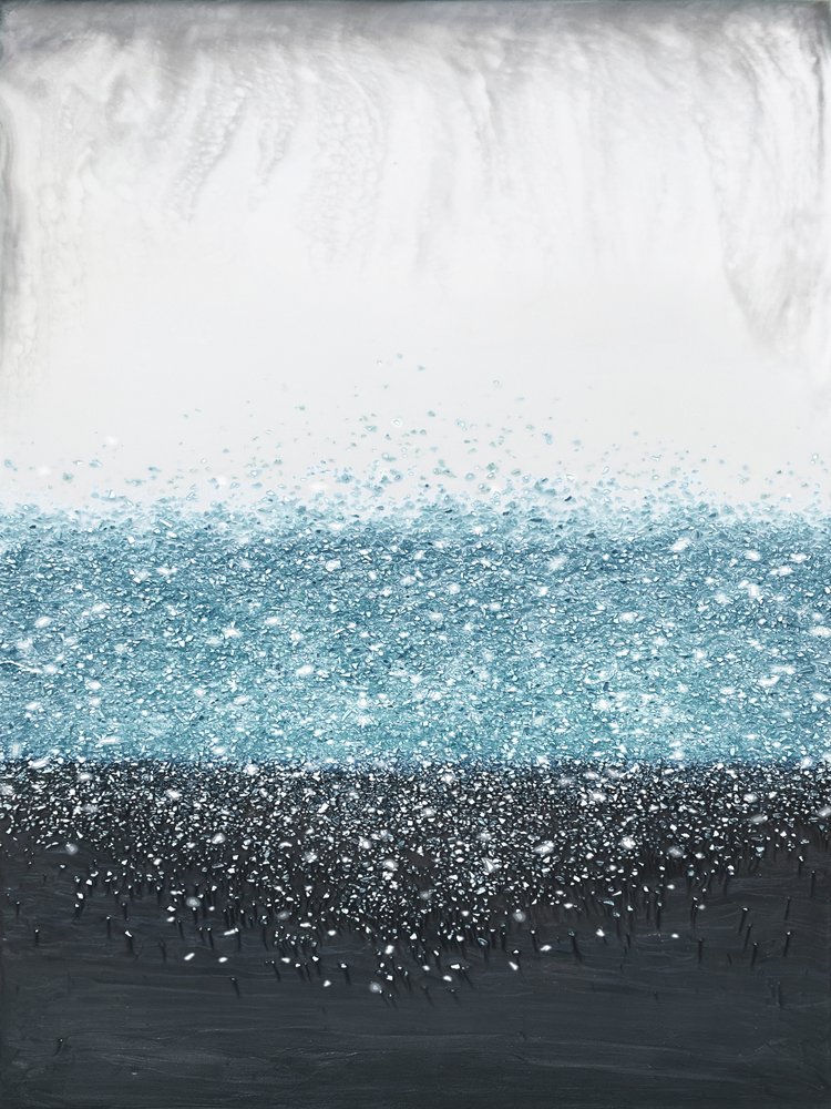 Las resplandecientes profundidades azules de Alyson Storms