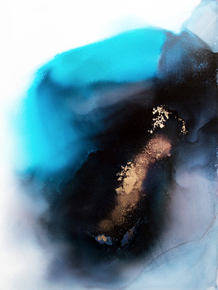 Flujo abstracto en verde azulado y dorado de Alyson Storms