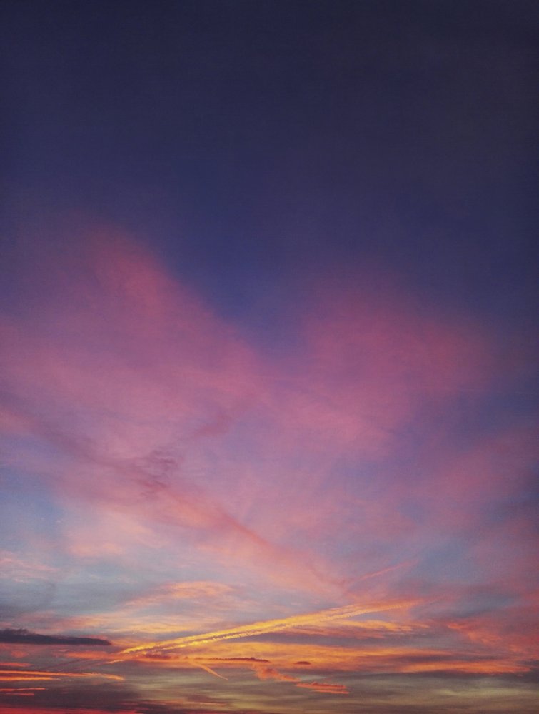Un cielo crepuscular lleno de color de Angelo Cerantola