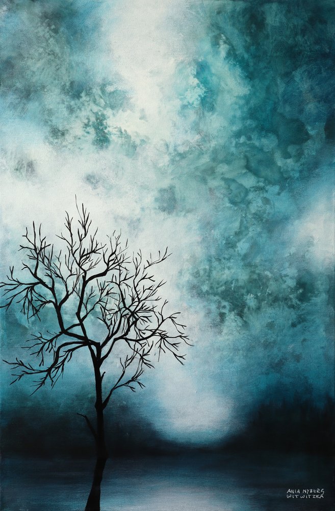 Árbol verde azulado brumoso de Ania Witwitzka