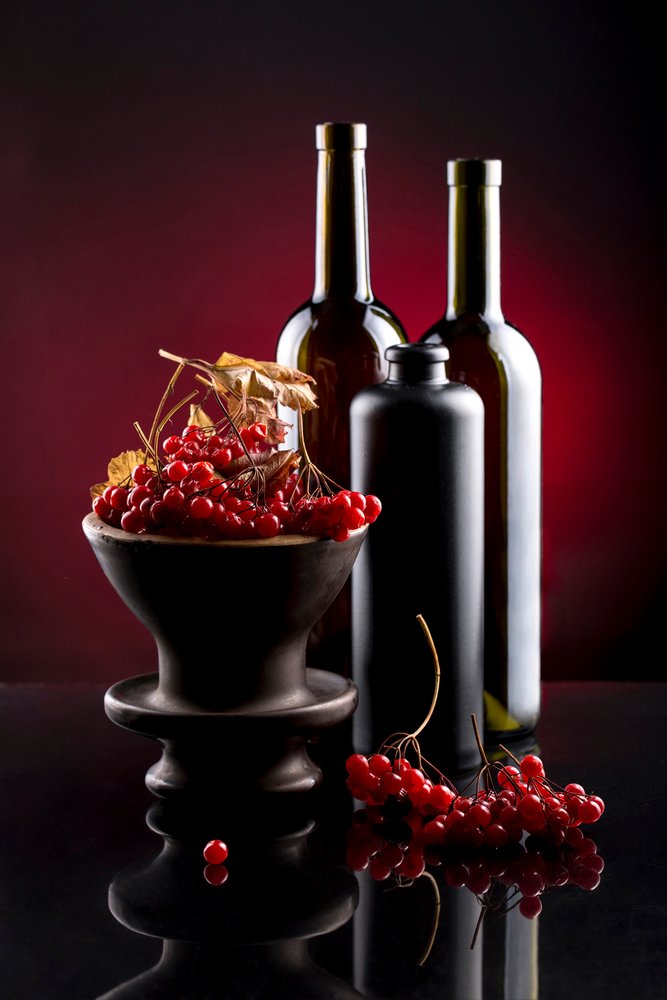 Bodegón con bayas rojas de Brig Barkow