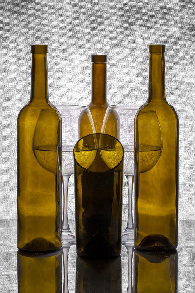 Bodegón con botellas reflectantes de Brig Barkow