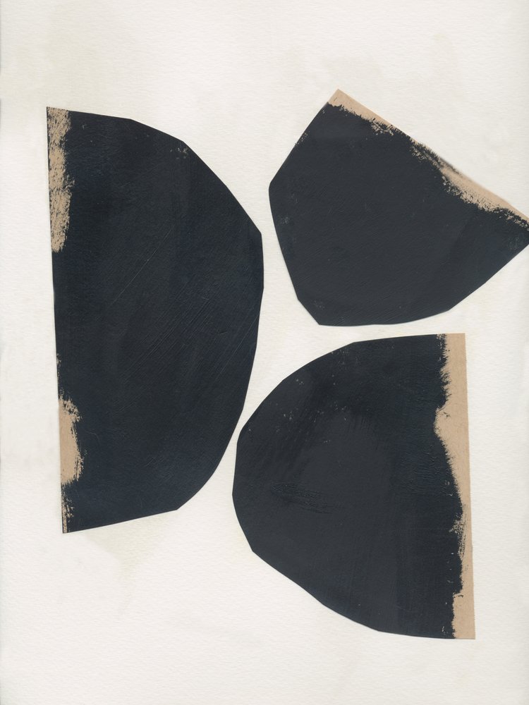 Formas negras orgánicas de Bronwyn Baker