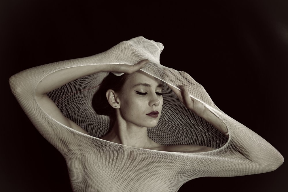 Retrato sensual con red de Christine von Diepenbroek