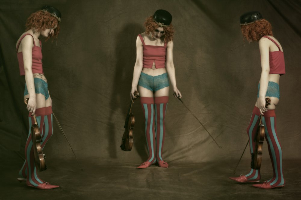Tres violinistas melancólicos de Christine von Diepenbroek