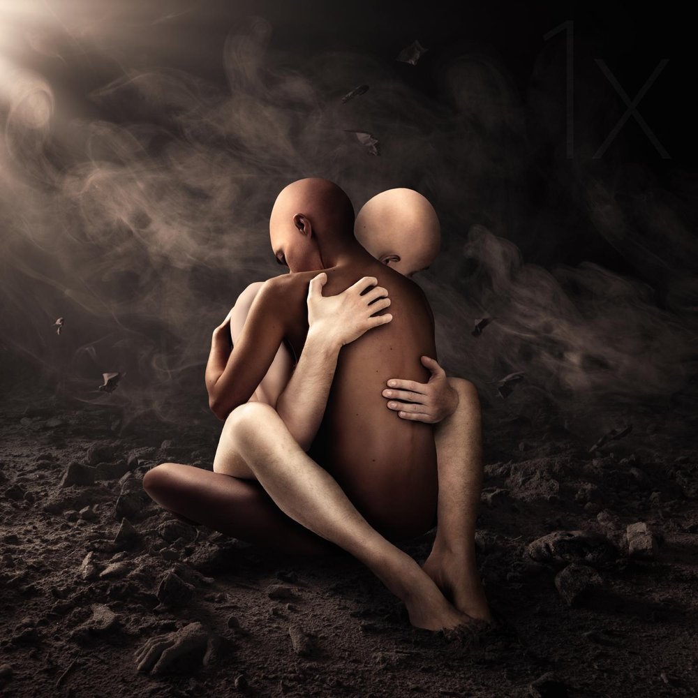 Abrazo oscuro de Christophe Kiciak