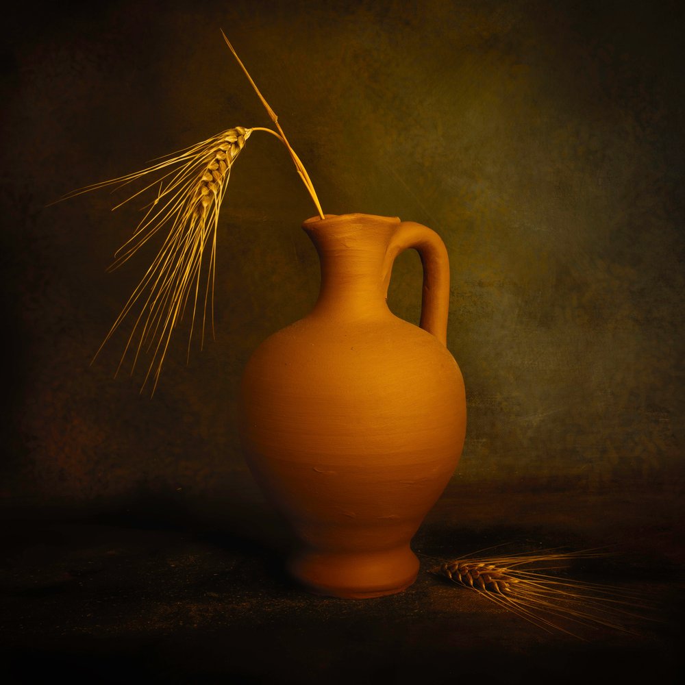 Jarra de trigo dorado de Cicek Kiral
