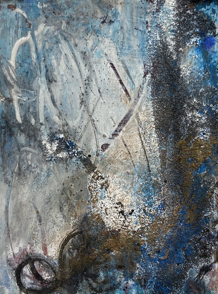 Abstracto azul y dorado con textura de Deb Chaney