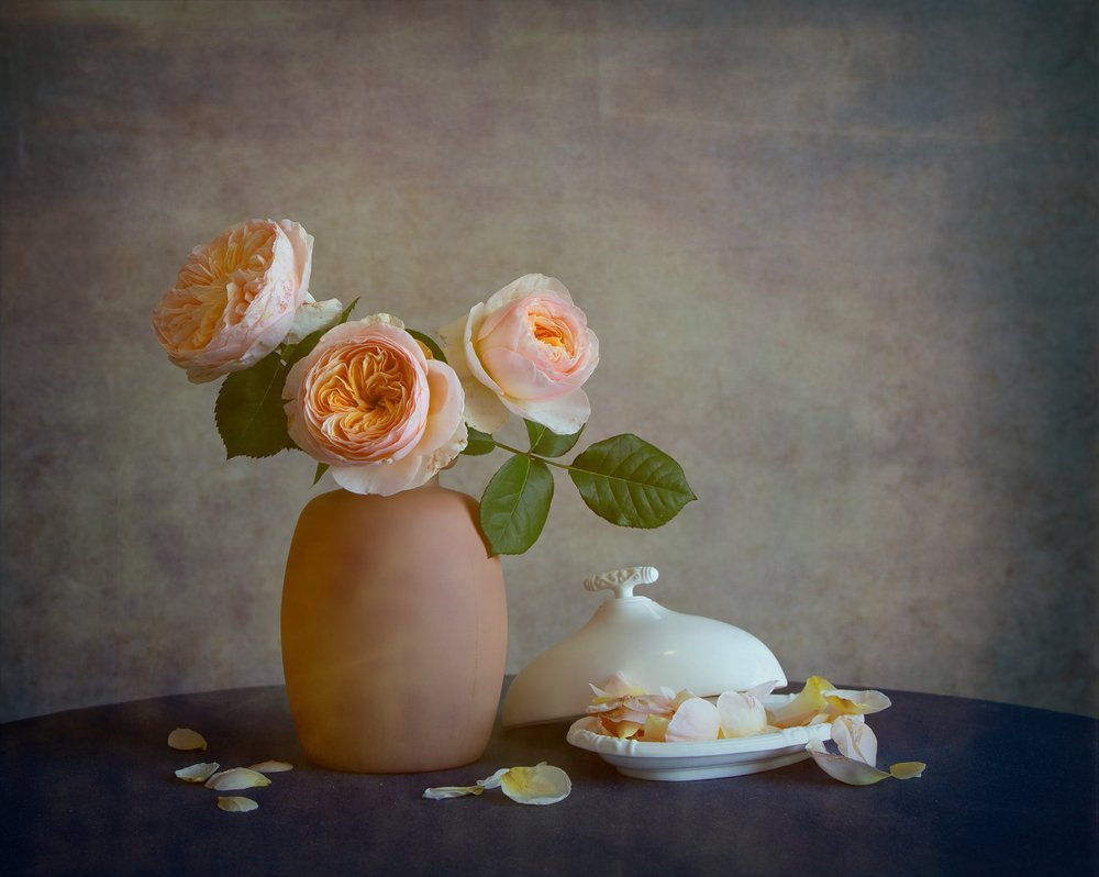 Naturaleza muerta con rosas rosadas de Fangping Zhou