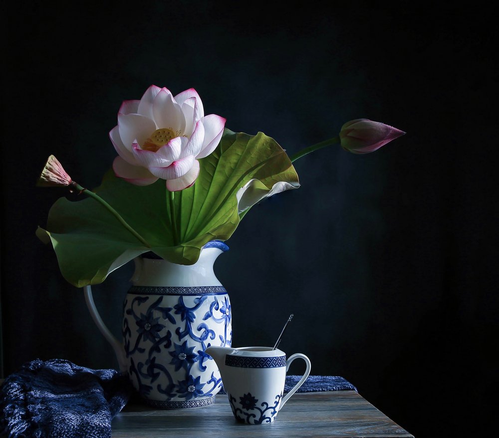 Arreglo floral «Loto sereno» de Fangping Zhou