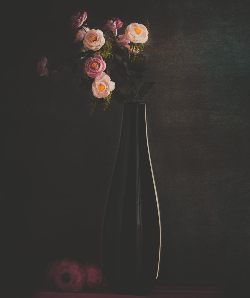 Naturaleza muerta de flores melancólicas de Farid Kazamil