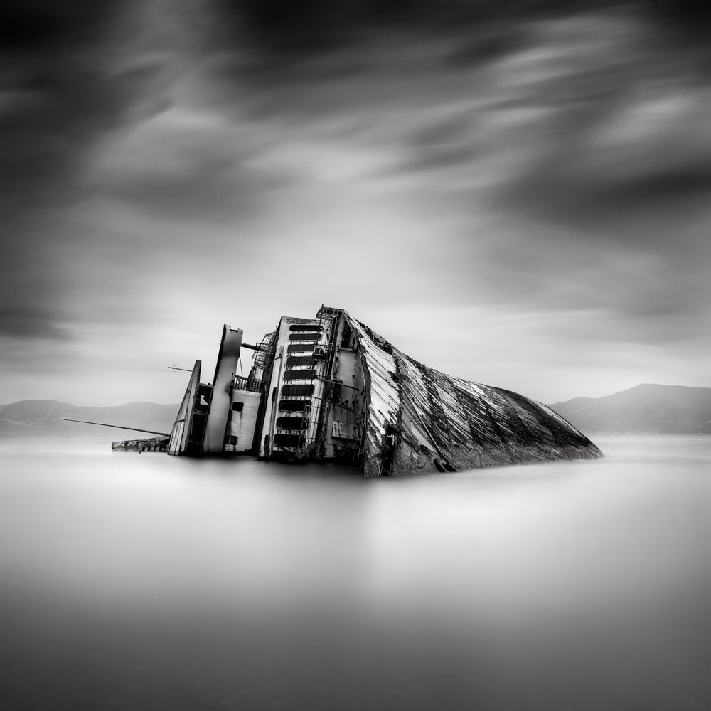 Naufragio con exposición prolongada de George Digalakis