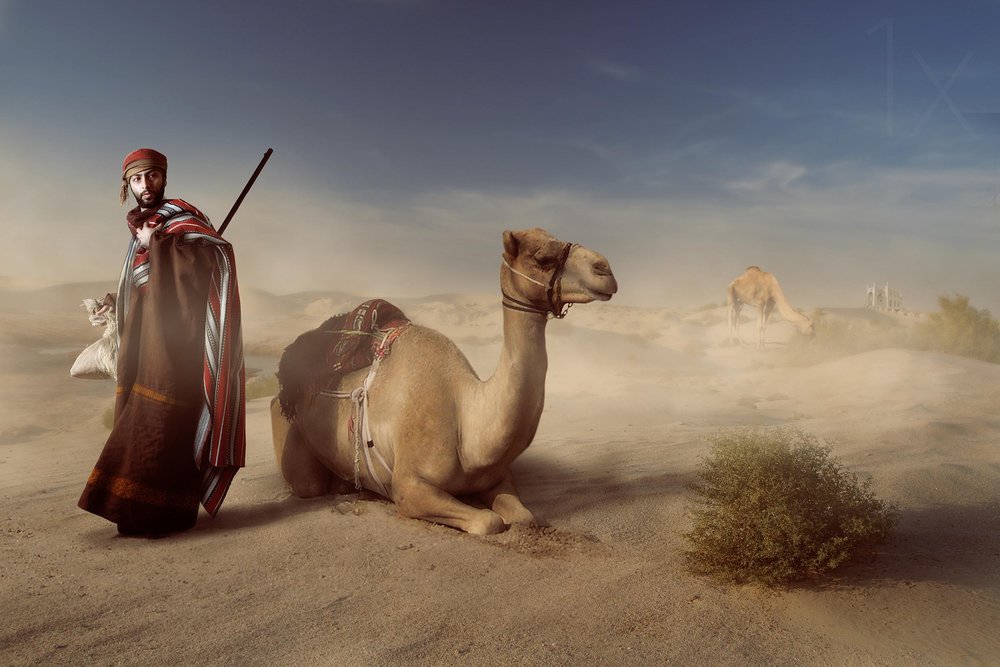 Viajero por el desierto árabe de Hussain Buhligaha