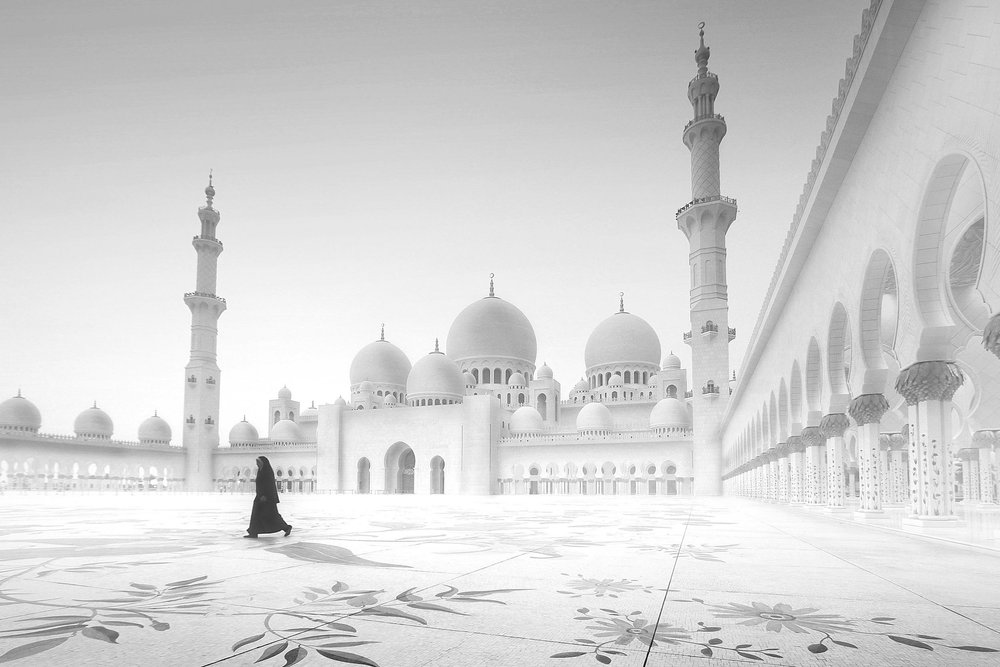 La soledad de la mezquita blanca de Hussain Buhligaha