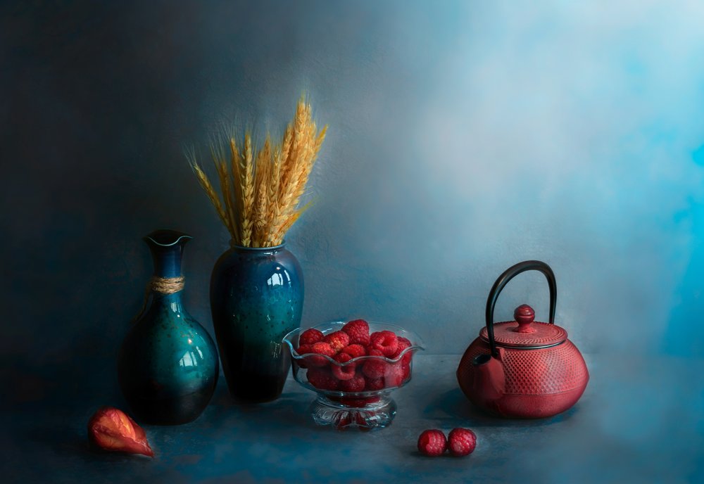 Naturaleza muerta rústica con frutos del bosque de Jie Fischer