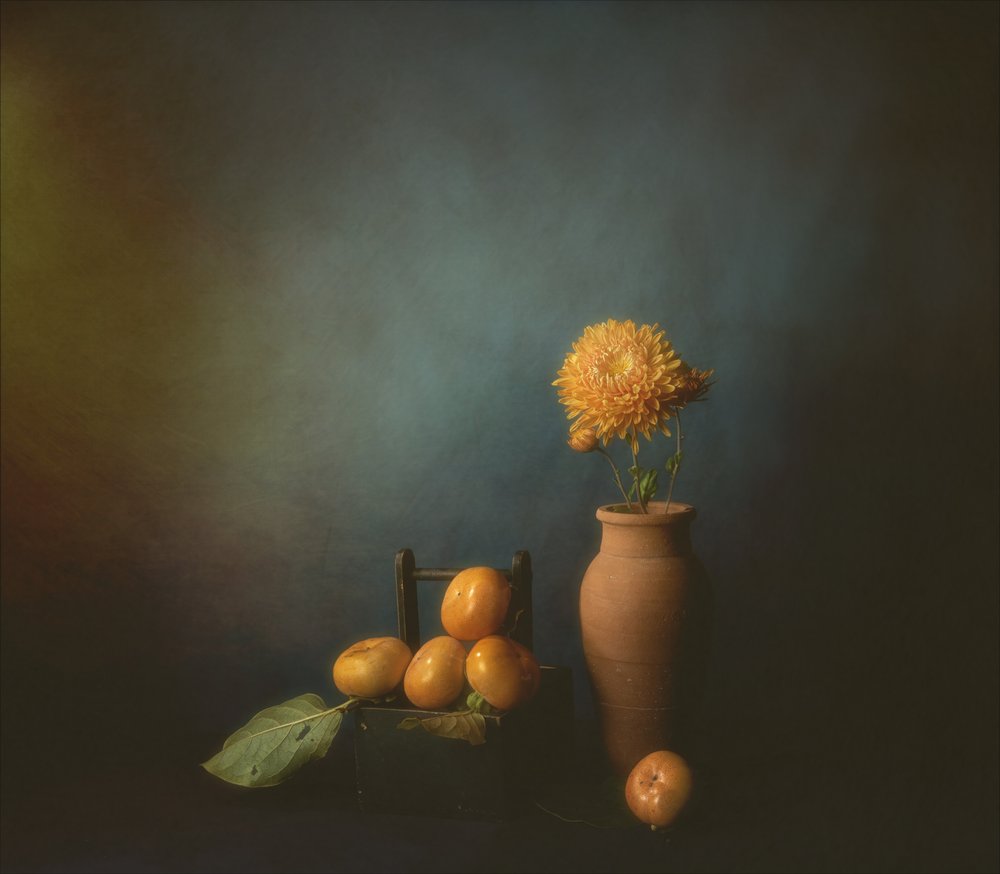 Naturaleza muerta con caquis de otoño de John-Mei Zhong