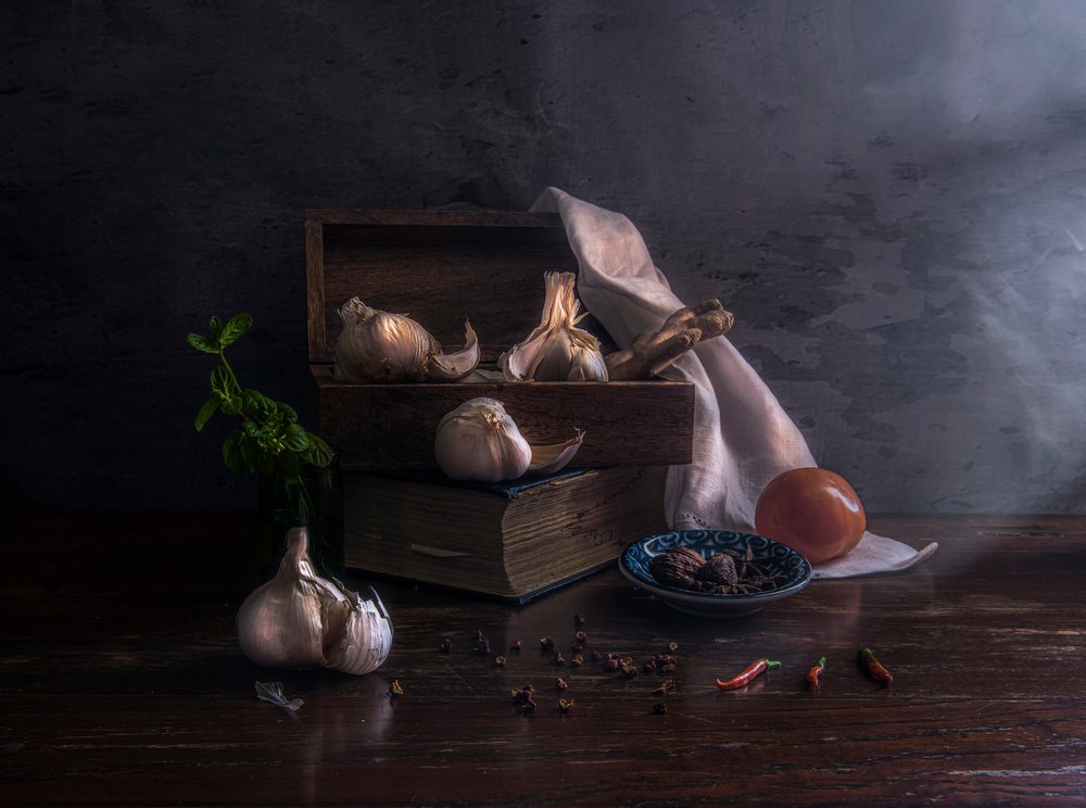 Naturaleza muerta rústica con ajo de Judy Tseng