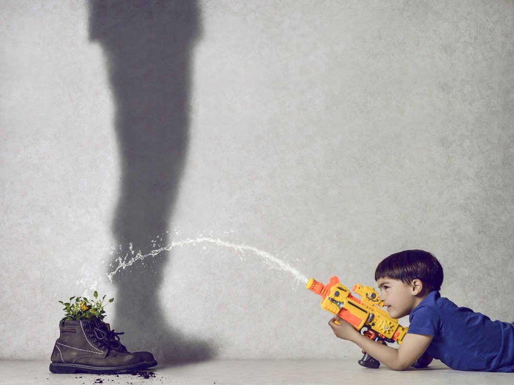 El niño, el agua, la planta y la sombra de Karim Aboukelela