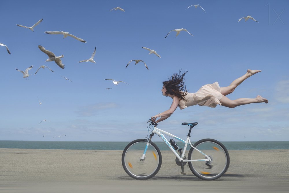 Bicicleta de playa «Flying Woman» de Karim Aboukelela