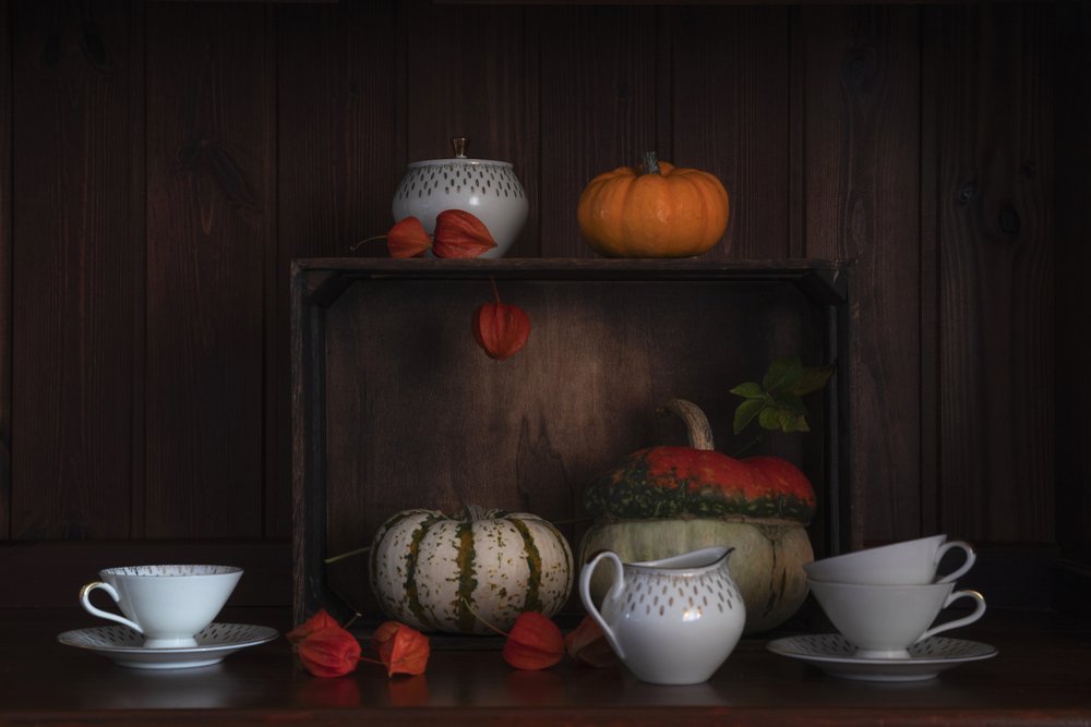Calabazas de otoño y tazas de té de Lenka