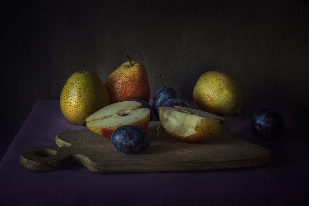 Naturaleza muerta con frutas oscuras de Lenka