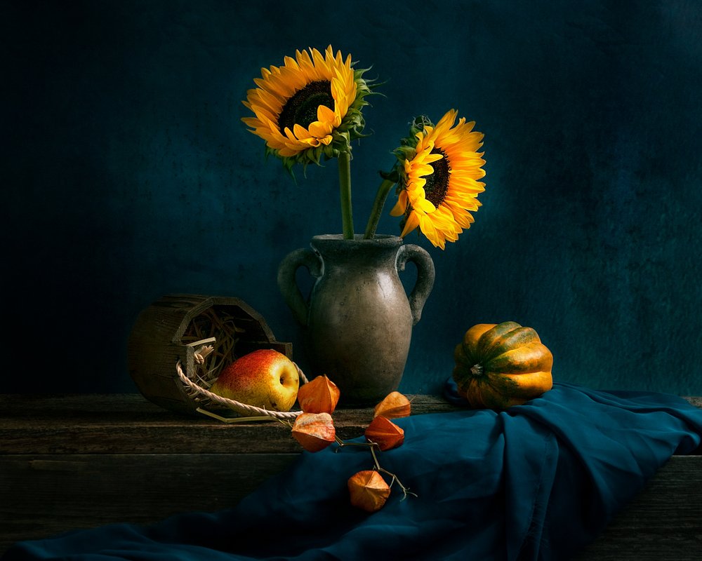 Naturaleza muerta con girasoles otoñales de Louie Luo