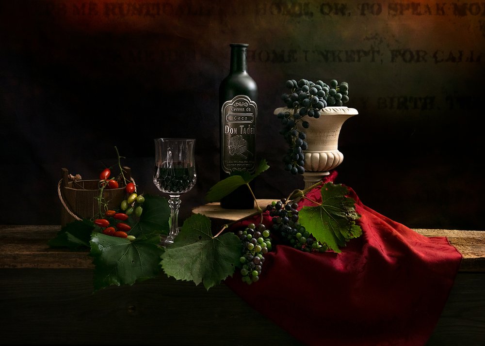 Naturaleza muerta clásica con vino de Louie Luo