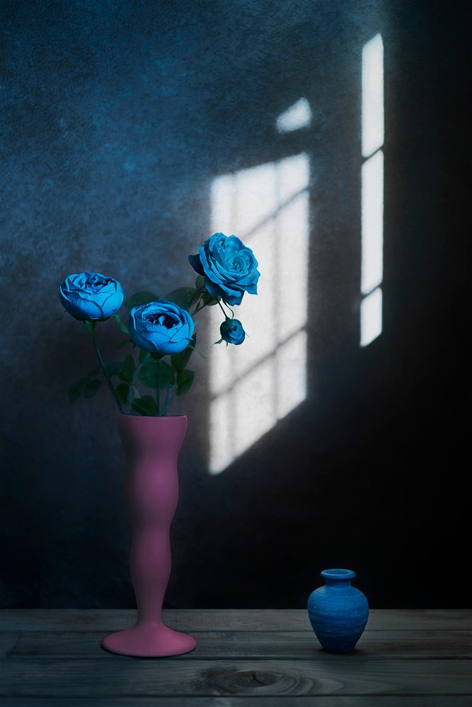 Lámpara de ventana «Rosas azules» de Lydia Jacobs