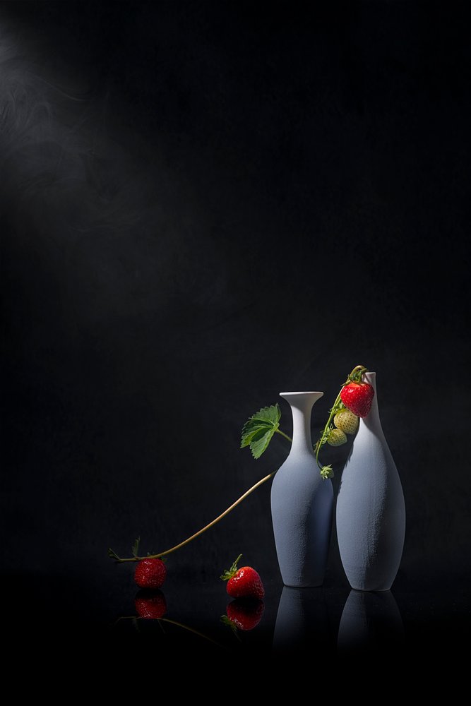 Jarrones «Moody Strawberry» de Lydia Jacobs