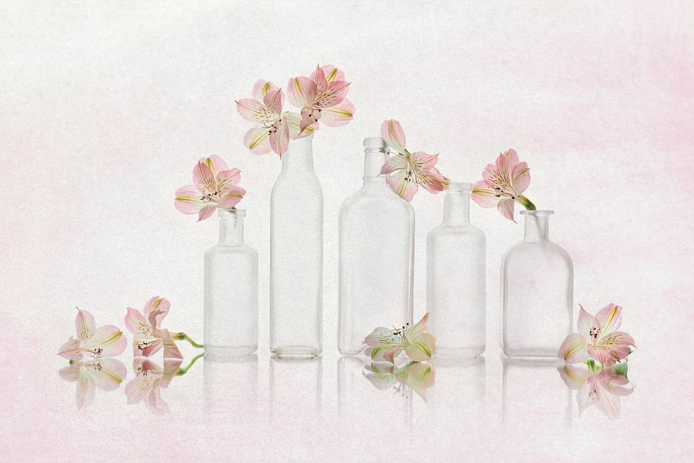 Flores rosas y cristal de Lydia Jacobs