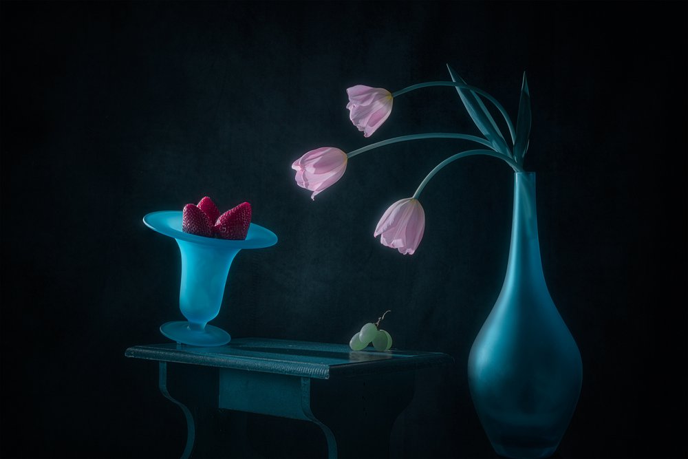 Tulipanes rosas y fresas de Lydia Jacobs