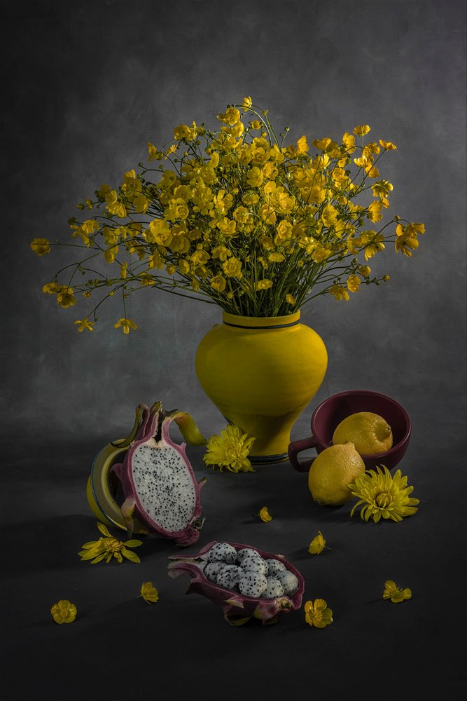 Flores amarillas y frutas de Lydia Jacobs