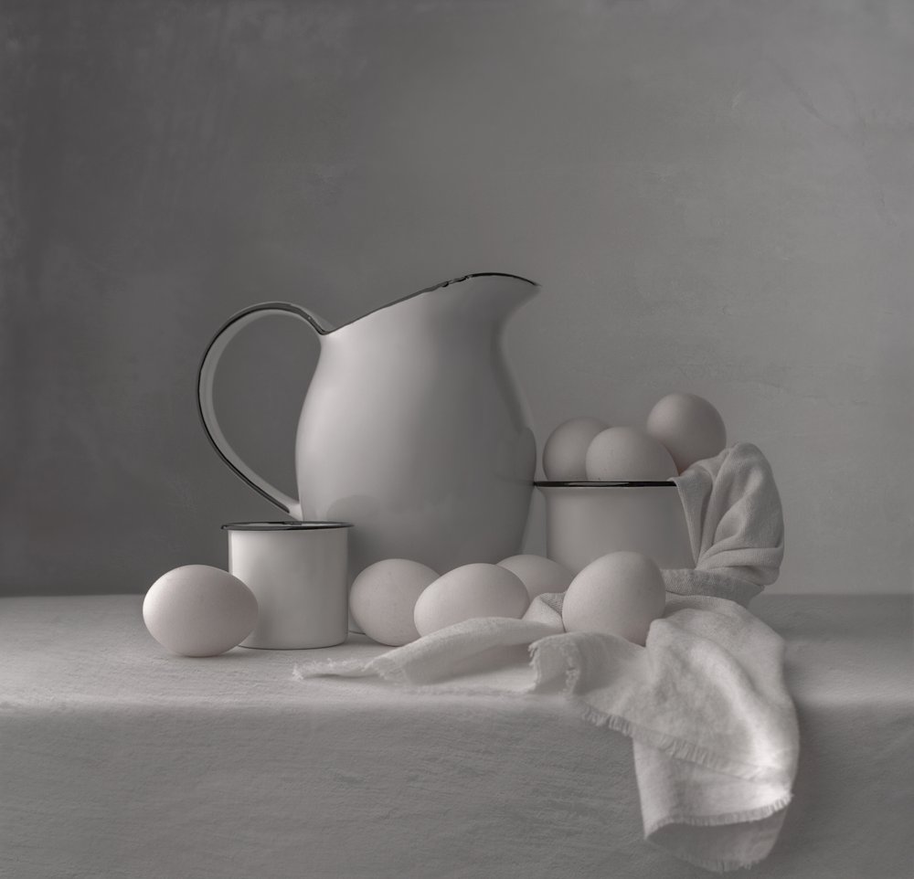 Jarra blanca para huevos frescos de Margareth Perfoncio