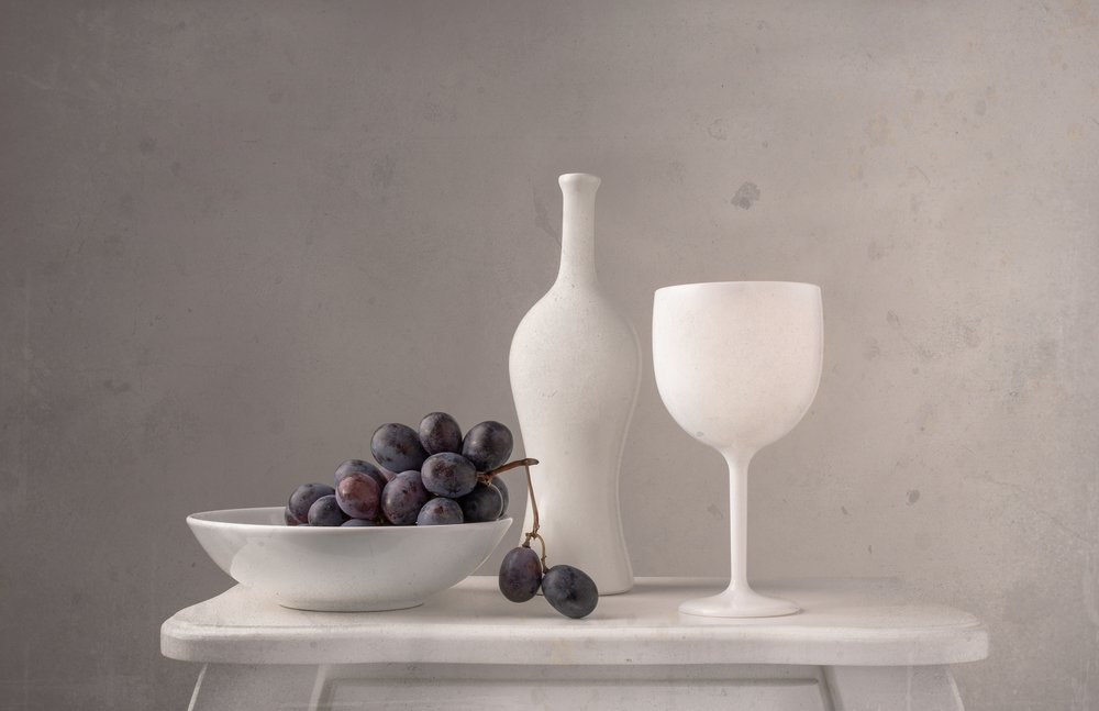 Uvas y vino minimalistas de Margareth Perfoncio