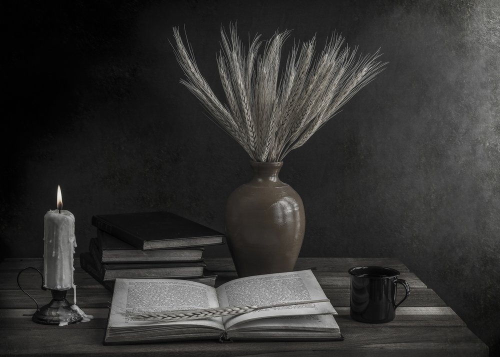 Lectura tranquila a la luz de las velas de Margareth Perfoncio