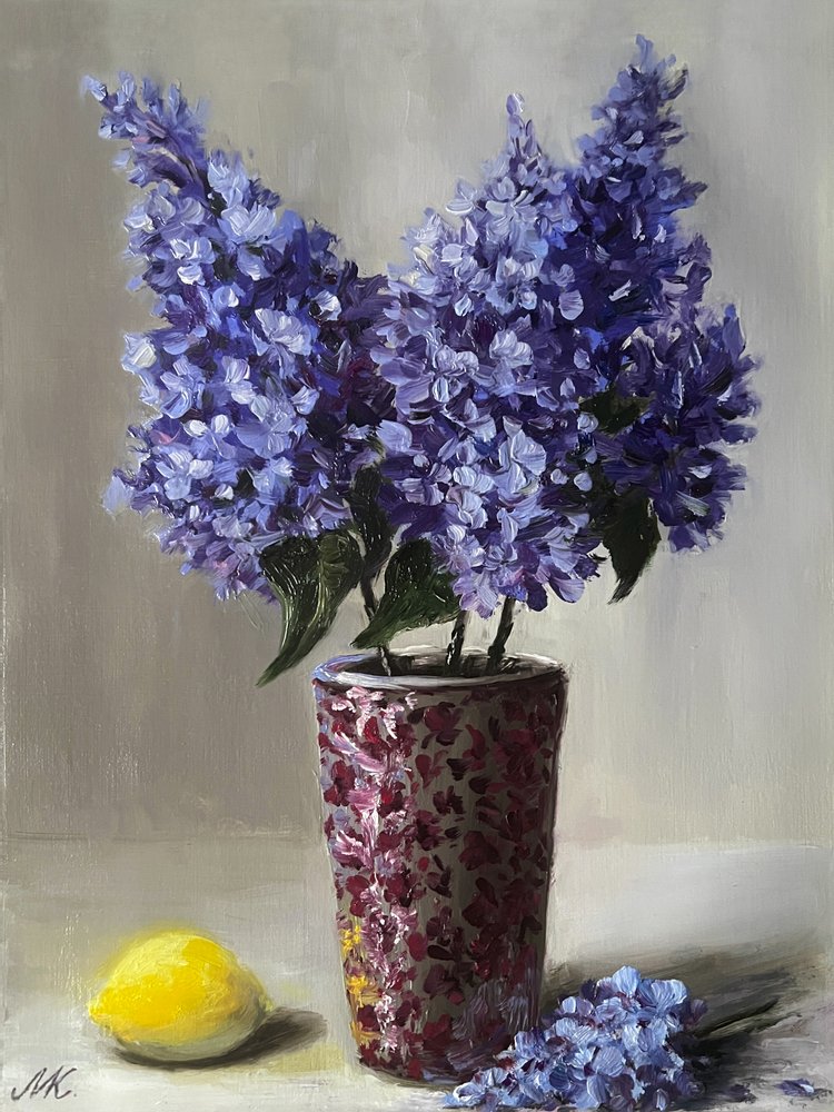 Naturaleza muerta con lilas y un limón de Marina Kozyr