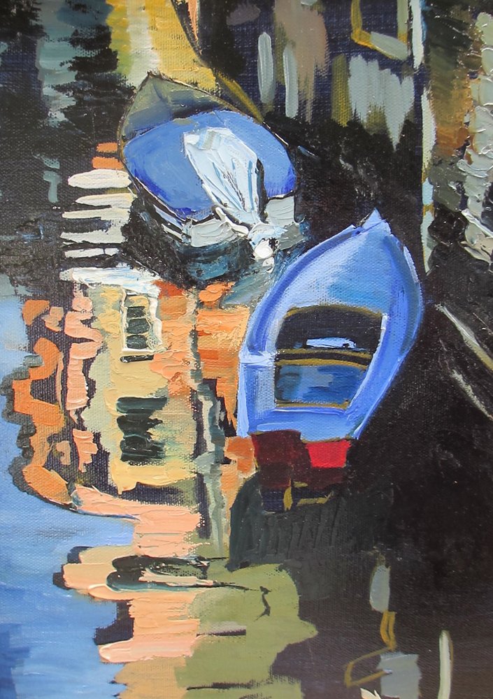 Reflejos en el canal de Blue Boats de Maxine Shore
